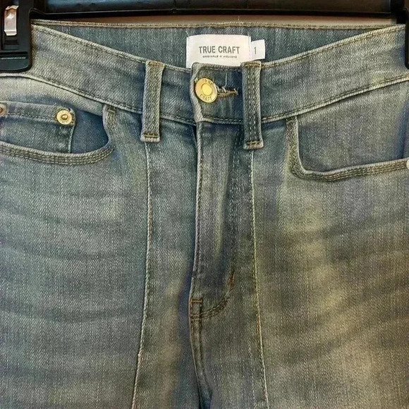 Petite sz 1, True Craft women’s jeans, sz one, seamed high-rise frayed ankles - Picture 4 of 11